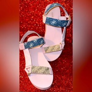 GUESS Women's Avin Platform Sandal